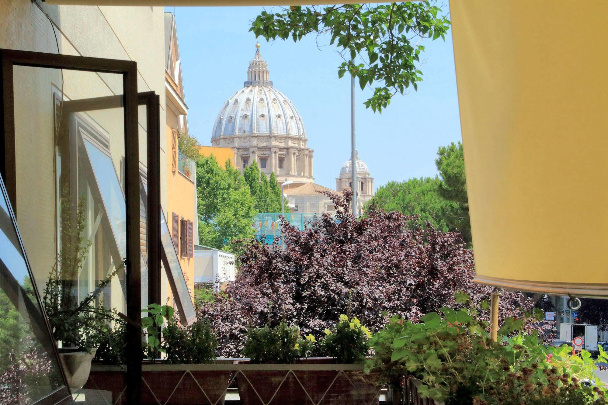 San Pietro Stazione Guesthouse Roma Exterior foto